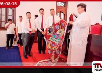 මහනුවර ඇසළ පෙරහැරේ හස්තීන්ට 32 වැනි වරටත් හස්ති වස්ත්ර පූජාව!
