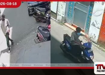 හොරණදී යතුරුපැදියක් සූක්ෂමව සොරාගෙන පලා යන අයුරු CCTV කැමරාවේ සැකකරු සොයා පොලිස් විමර්ශන