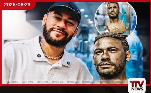 පේලේගේ වාර්තාව බිඳ දැමූ බ්රසීල පාපන්දු කුමාරයා නේමාර්ට පිළිරුවකින් උපහාර