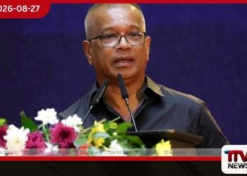 වට්ස්ඇප් කියලා එකක් තියෙනවානේ.. ඒකට වොයිස් මැසේජ් එකක් තියන්න.. වාහනේට නැගලා මං බලන්නම්..