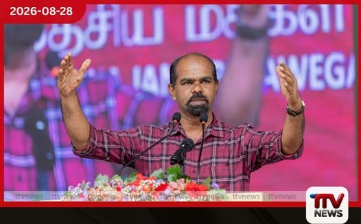 වව්නියාවේදී ස්කැවේටර් යන්ත්රයක් ලොරි රථයකට පටවමින් තිබියදී පෙරළී අනතුරක්