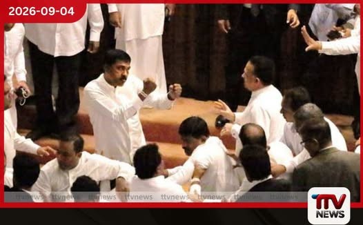 කවුද දැන් එතකොට කෙඳිරි ගාන්නේ..? ජොන්ස්ටන් වෙන්නැති… බය වෙලා පස්සට යන්නේ නෑ!