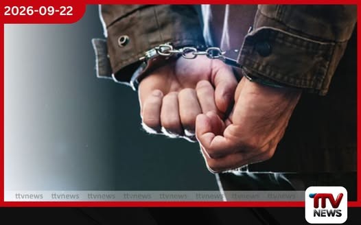 පොස්පේට් අපනයනයට සමාගම් 3කට පහසුකම් ලබා දී රු. ලක්ෂ 81ක අල්ලස් චෝදනා මත චාමර සම්පත්ගේ ලේකම් අත්අඩංගුවට!