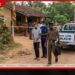 නිවසක් ඉදිරිපිටදී තියුණු ආයුධයකින් පහරදී ඝාතනය කරලා..