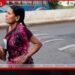 දරුවන්ගේ අධ්යාපනයට මුදල් සොයා ඉන්දියාවේ 47 හැවිරිදි මවක් මැරතන් දුවයි