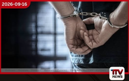 යාපනයේදී මව මරා දැමූ මත්ද්රව්යවලට ඇබ්බැහි වූ 17 හැවිරිදි පුත්රයා අච්චුවේලි පොලිසිය විසින් අත්අඩංගුවට ගනියි
