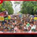 මහ වැසි මධ්‍යයේ  සජබ විරෝධතාවයෙන්  පොල්දූවෙන් පාර්ලිමේන්තුවට පිවිසෙන මාර්ගය  සම්පූර්ණයෙන් අවහිර වෙයි