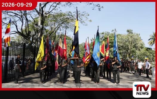 යුද්ධ හමුදාවේ 77 වන සංවත්සරයට මහනුවර ශ්රී දළදා මාලිගාවේදී යුද්ධ හමුදා ධජවලට දළදා සමිඳුන්ගේ ආශිර්වාදය!