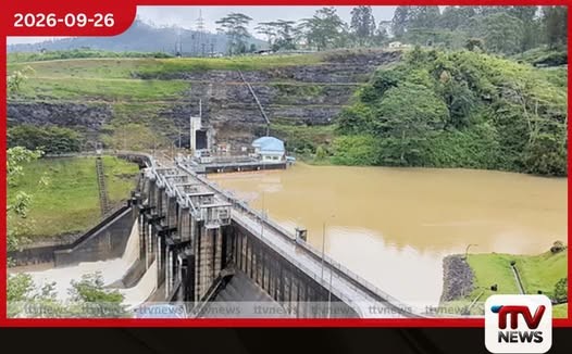කොත්මලේ වාන් දොරටු දෙකක් විවෘත වෙද්දී සෙන්ක්ලෙයාර් සහ ඩෙවෝන් දියඇලි නැරඹීමට සංචාරකයෝ ඇදෙති