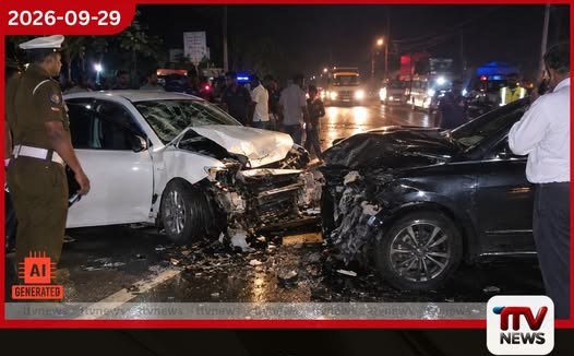 වාද්දූව තල්පිටිය ප්රදේශයේදී මෝටර් රථ දෙකක් ගැටීමෙන් සිදු වූ අනතුරකින් වෛද්යවරයෙක් ඇතුළු දෙදෙනෙක් රෝහලට