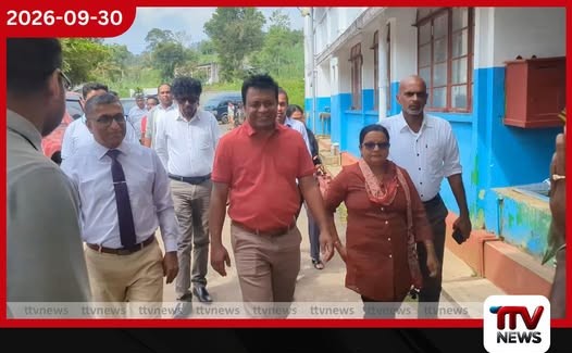 අවුරුදු 50කට වඩා පරණ ගිලන් රථයකින් තවමත් දුවන මස්කෙළිය රෝහලේ අඩුපාඩු ආණ්ඩුකාරවරයා සොයා බලයි