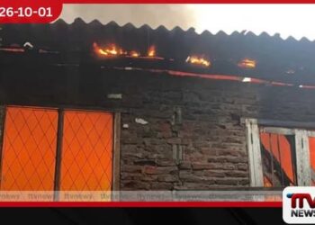 වැල්ලවාය නගරයේ වාහන අමතර කොටස් අලෙවිසැලක් ගින්නෙන් සම්පූර්ණයෙන්ම විනාශ වෙයි!