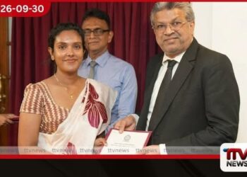 නව පරිවර්තකයන් 17 දෙනෙකුට අමාත්ය හර්ෂණ නානායක්කාර අතින් පත්වීම් ලිපි ප්රදානය කෙරේ