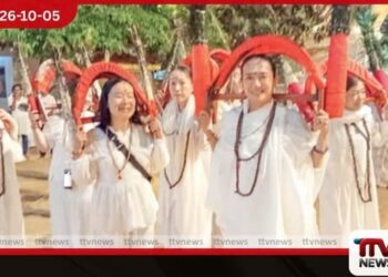 ජපානයේ කාන්තාවක් කතරගම භක්තියෙන් නටන කාවඩි