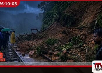 පේරාදෙණිය සහ ගෙලිඔය අතර දුම්රිය මාර්ගයට පස් කන්දක් කඩාවැටේ
