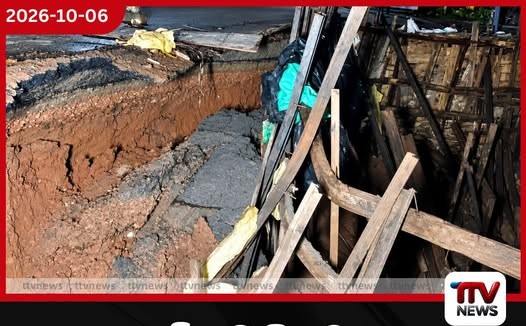 අධික වැසි සමඟ ගලහ-දෙල්තොට මාර්ගයේ පාලමක් කඩා වැටෙයි ගමනාගමනය නවතී