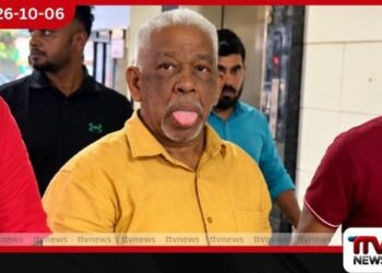 අයිස් එක්ක මාට්ටු වූ කොළඹ මහ නගර සභාවේ හිටපු මන්ත්‍රී මහින්ද කහඳගම දිවත් දික්කරන් ආපු හැටි!