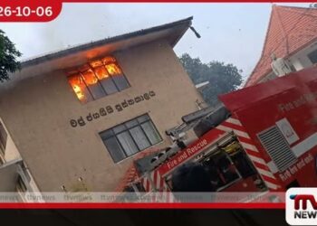 1 වසර සම්මුඛ පරීක්ෂණ අතරතුර මාතර රාහුල විදුහලේ ලේඛනාගාරයේ හදිසි ගින්නක්