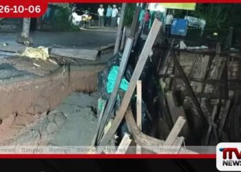 අධික වර්ෂාව හේතුවෙන් දෙල්තොට පාලමක් කඩා වැටීමෙන් ගලහ – දෙල්තොට මාර්ගයේ ගමනාගමනය සම්පූර්ණයෙන්ම ඇනහිටියි!