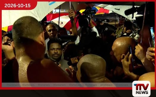ජනපති ලේකම්ගේ තීරණය දැනුම් දීමට ආ නිලධාරියාට මහ සඟරුවනේ විරෝධය නිල ප්රකාශයක් ඉල්ලා අඛණ්ඩව රැඳී සිටියි!
