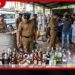 කැලණියටම කසිප්පු බෙදූ 56 හැවිරිදි පුද්ගලයා මත්පැන් ලීටර් 135ක් සමඟ පොලිස් අත්අඩංගුවට