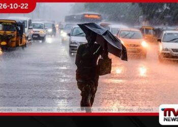 හෙණ ගගහා වහිනවා නිවසින් එළියට බහින්න එපා..